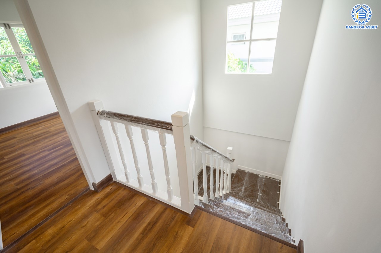 บ้านมือสองตกแต่งใหม่ ม.ชัยพฤกษ์ บางบัวทอง บ้านเดี่ยวแบรนด์ LH เนื้อที่ 55.2 ตร.ว. ฟังก์ชัน 3 ห้องนอน 2 ห้องน้ำ จอดรถ 2 คัน พร้อม Facilities ครบครัน บนทำเลเดินทางสะดวก ติดถนนบางกรวย-ไทรน้อย ใกล้เซ็นทรัลเวสต์เกต และรถไฟฟ้าสายสีม่วง "สถานีบางพลู"